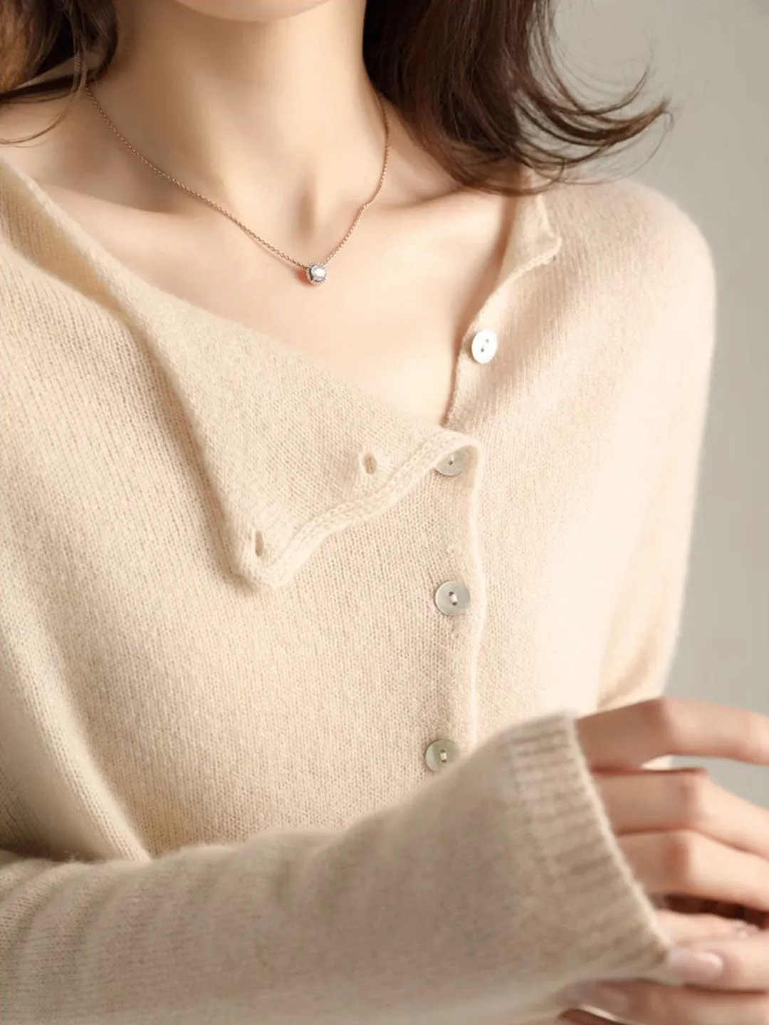 Classic Buttons Down Crew Neck Knitted Cardigan