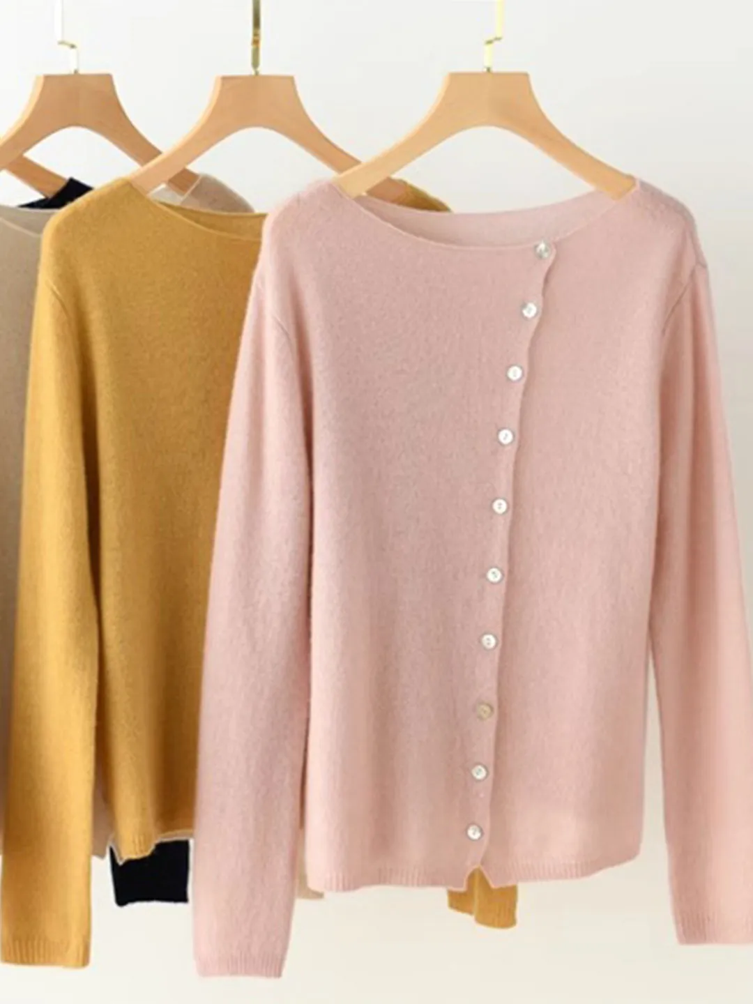 Classic Buttons Down Crew Neck Knitted Cardigan