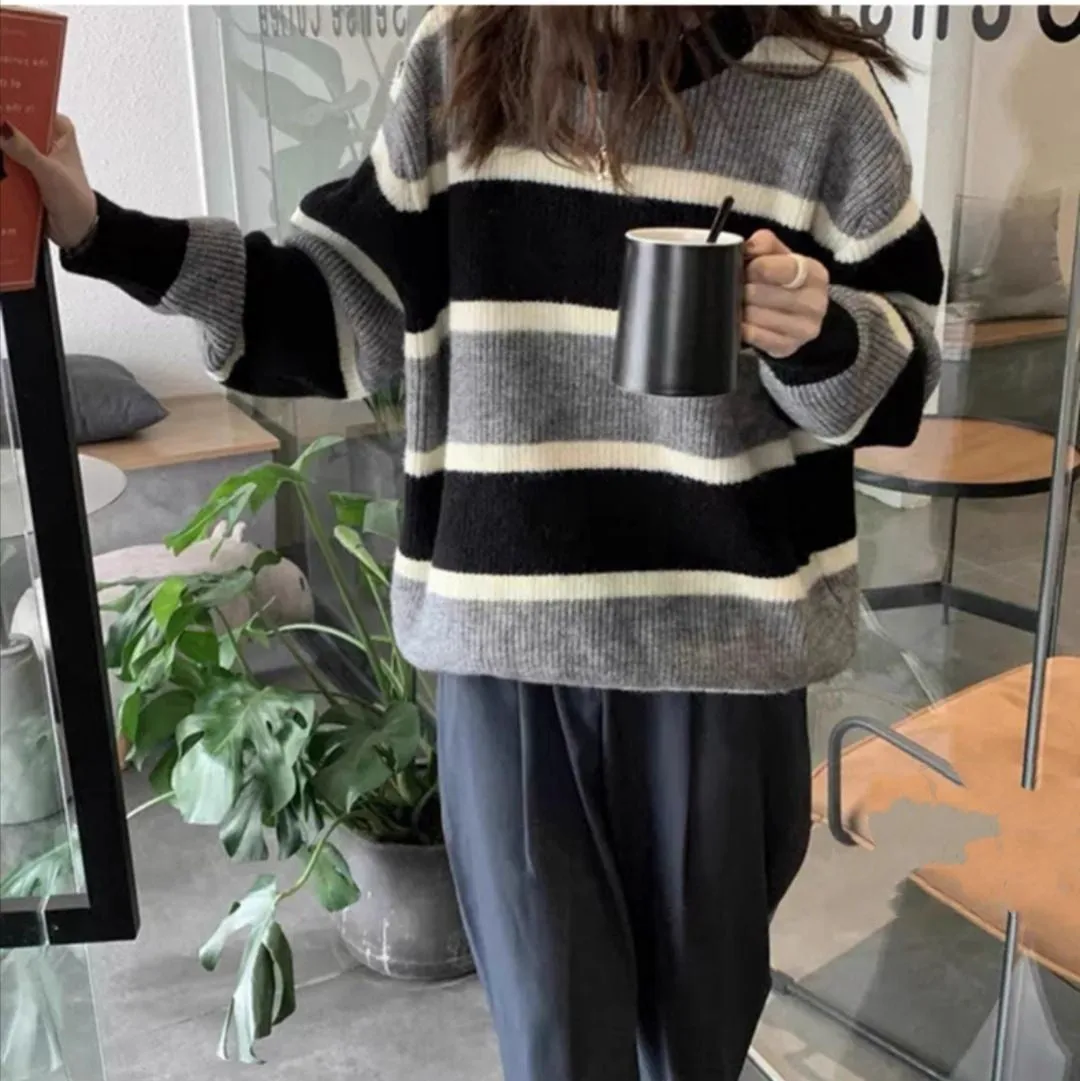 KittenAlarm - Classic O-Neck Knitted Striped Sweater