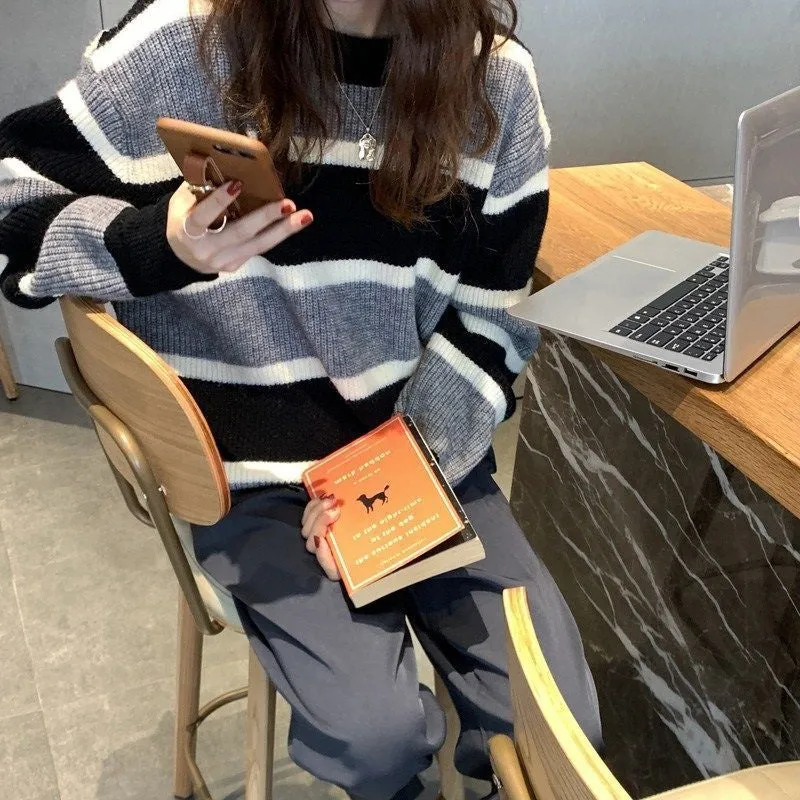 KittenAlarm - Classic O-Neck Knitted Striped Sweater