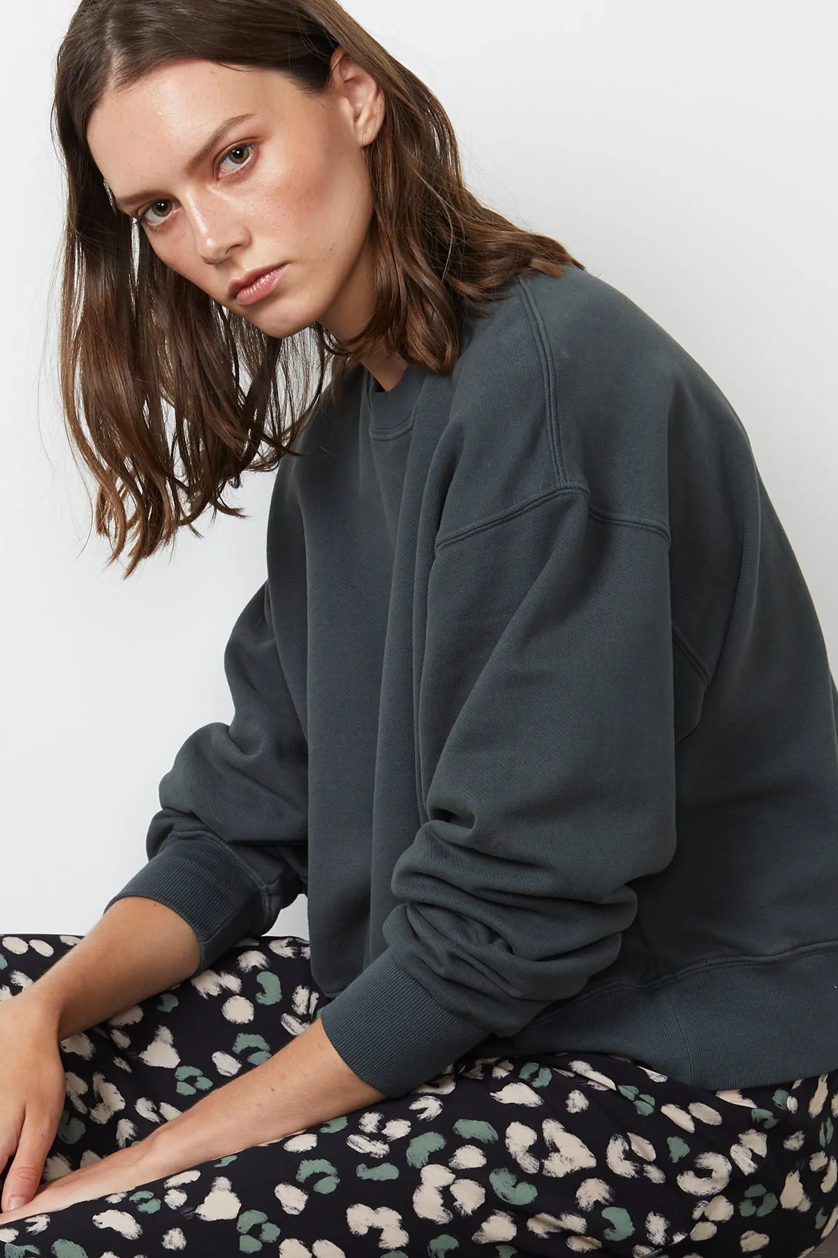 NELLA OVERSIZED SWEATSHIRT