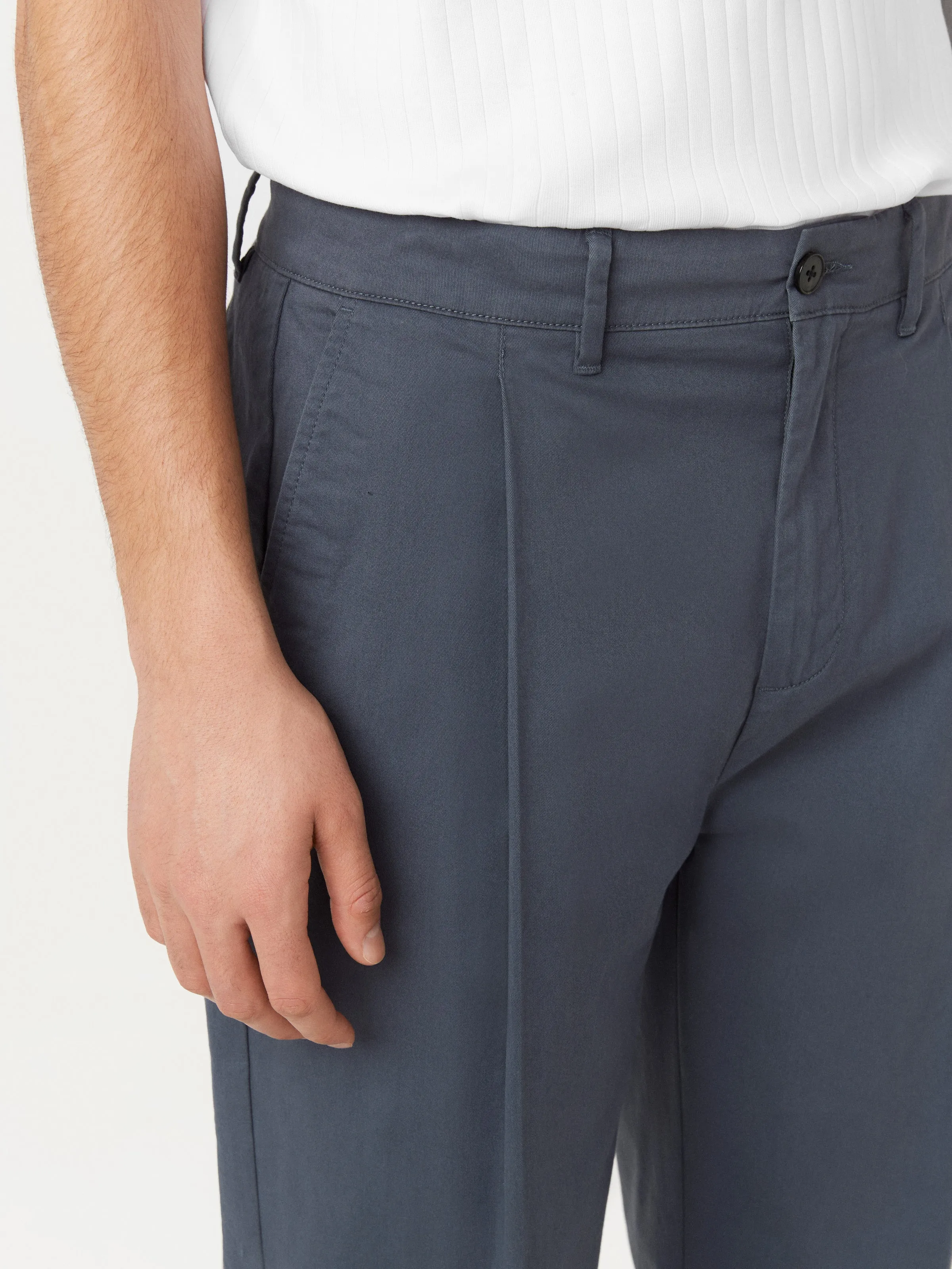 The Jamie Pleated Chino Pant in Ash Blue