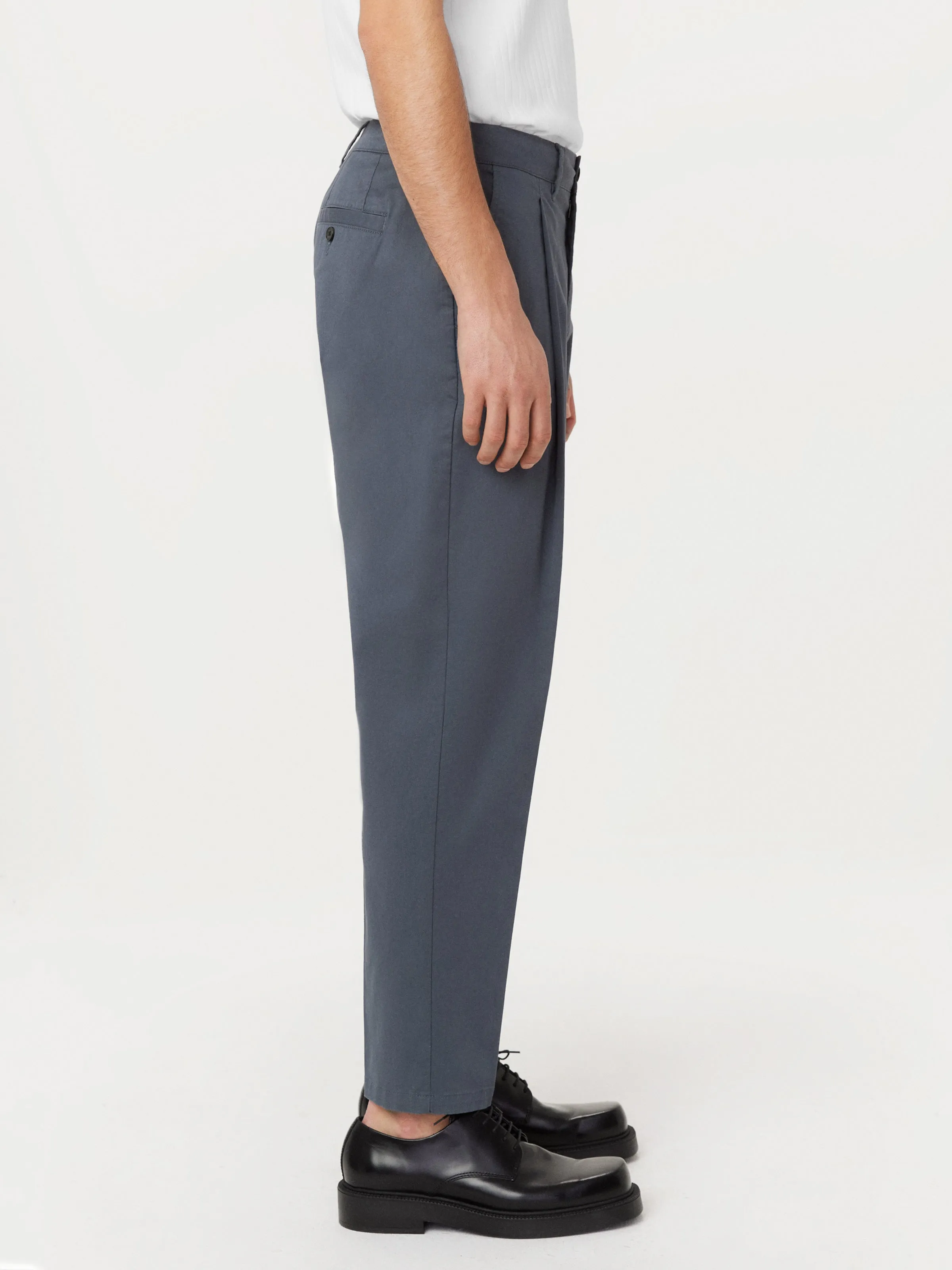 The Jamie Pleated Chino Pant in Ash Blue